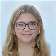 Joven estudiante que quiere impartir clases a niños de primaria, especializada en salud y cuidado de niños de 3 a 10 años